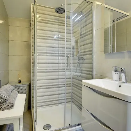 Niko Apartment *