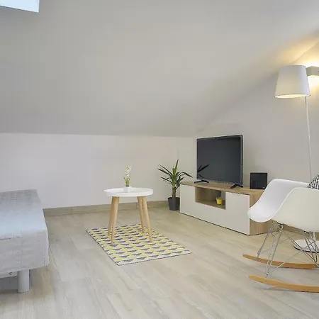 Niko Apartment *